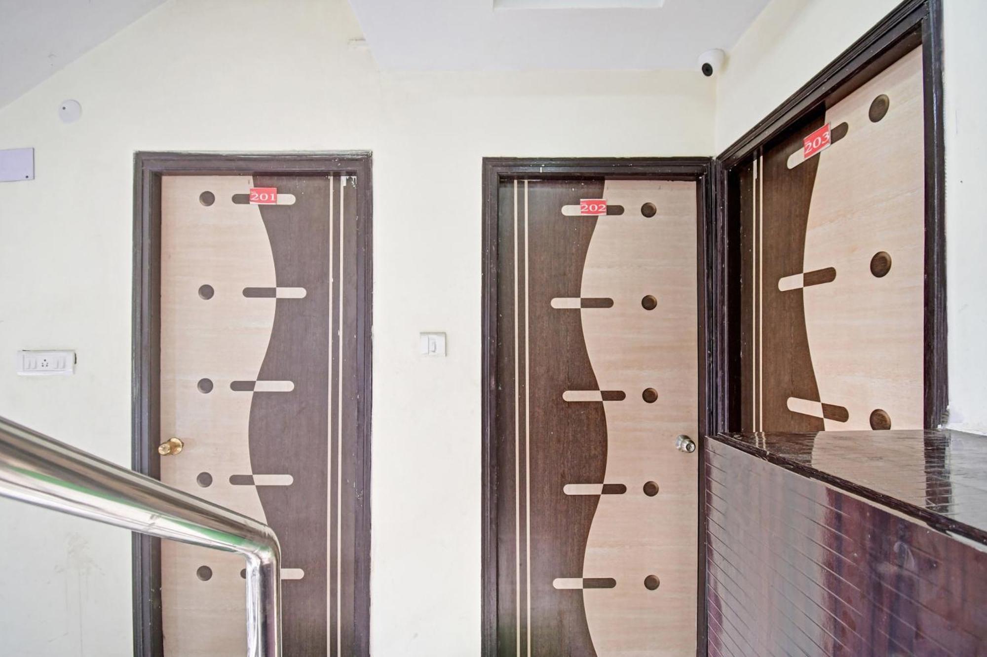 Hotel O New Aamaze Inn Near Acropolis Mall Колката Екстер'єр фото